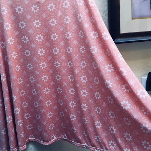 Lularoe XL - Picture 3 of 5